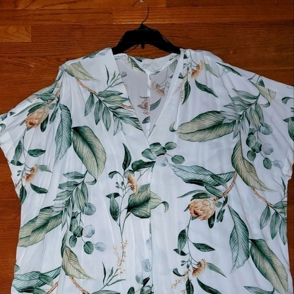 - *EUC𝅺* H&M WHT/Floral Casual Short Dress - Picture 5 of 7